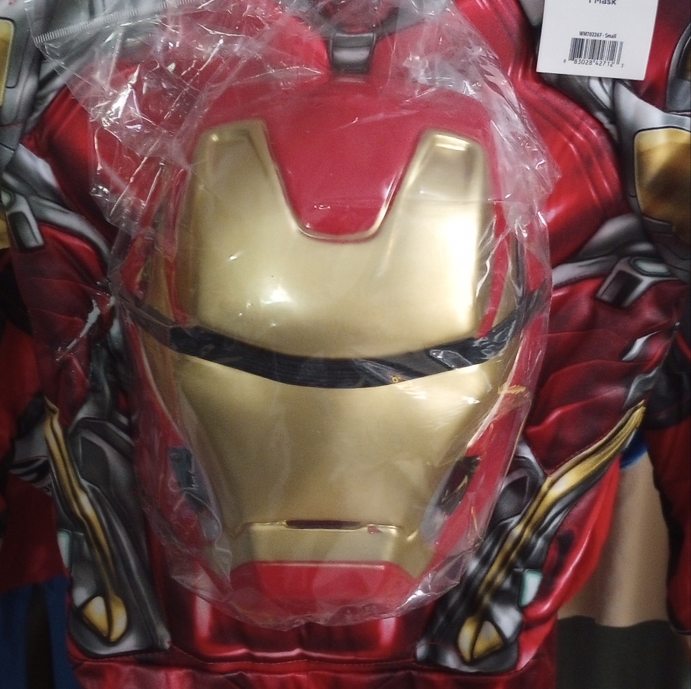 Iron Man costume size small boy (4-6)